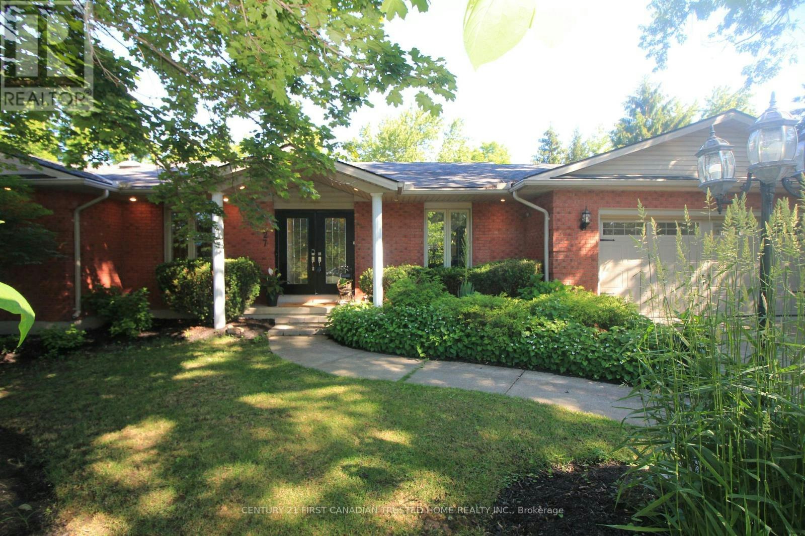 27 Croydon Drive, Komoka, ON, N0M 1C0