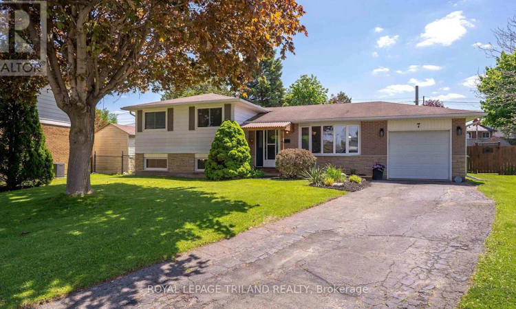 7 Stirling Crescent