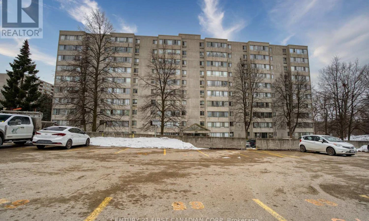 912-570 Proudfoot Lane