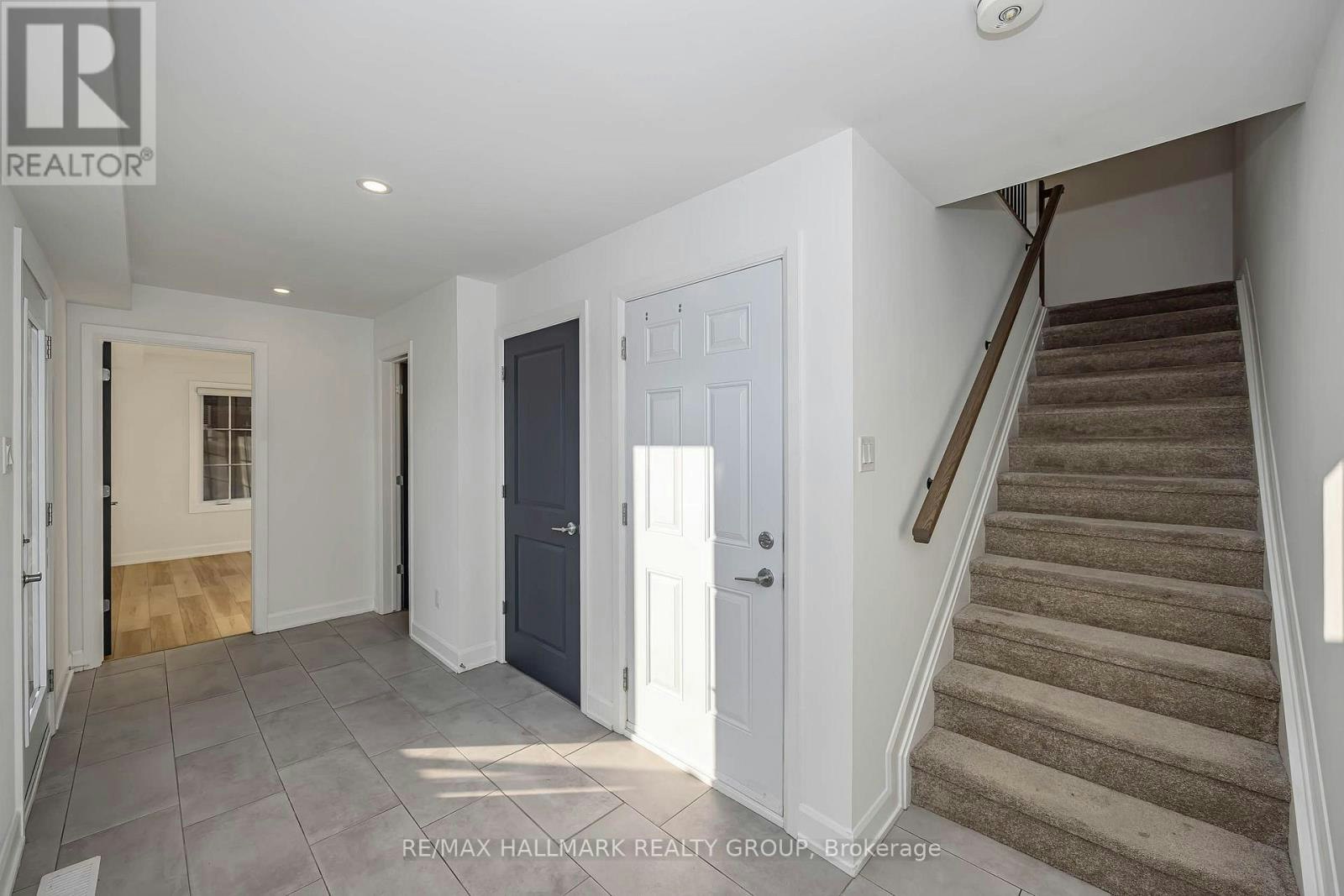 422 Rolling Meadow Crescent, Ottawa, ON, K1W 0X6 - 7