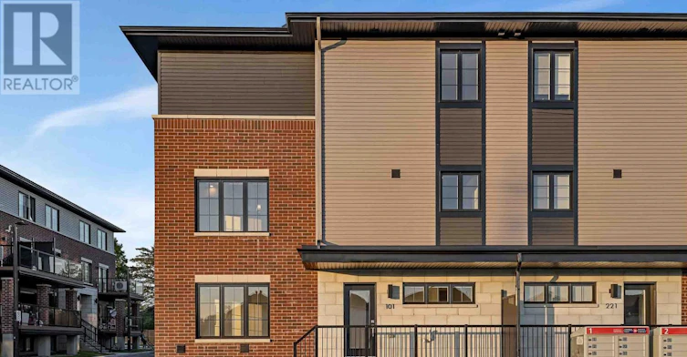 422 Rolling Meadow Crescent, Ottawa, ON, K1W 0X6 - 2