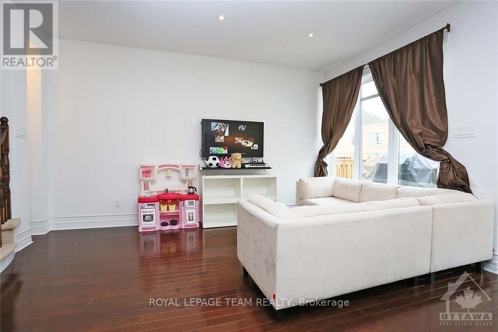 68 Encore Private, Ottawa, ON, K2E 0A2 - 12