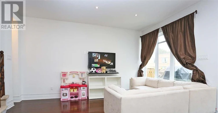 68 Encore Private, Ottawa, ON, K2E 0A2 - 12