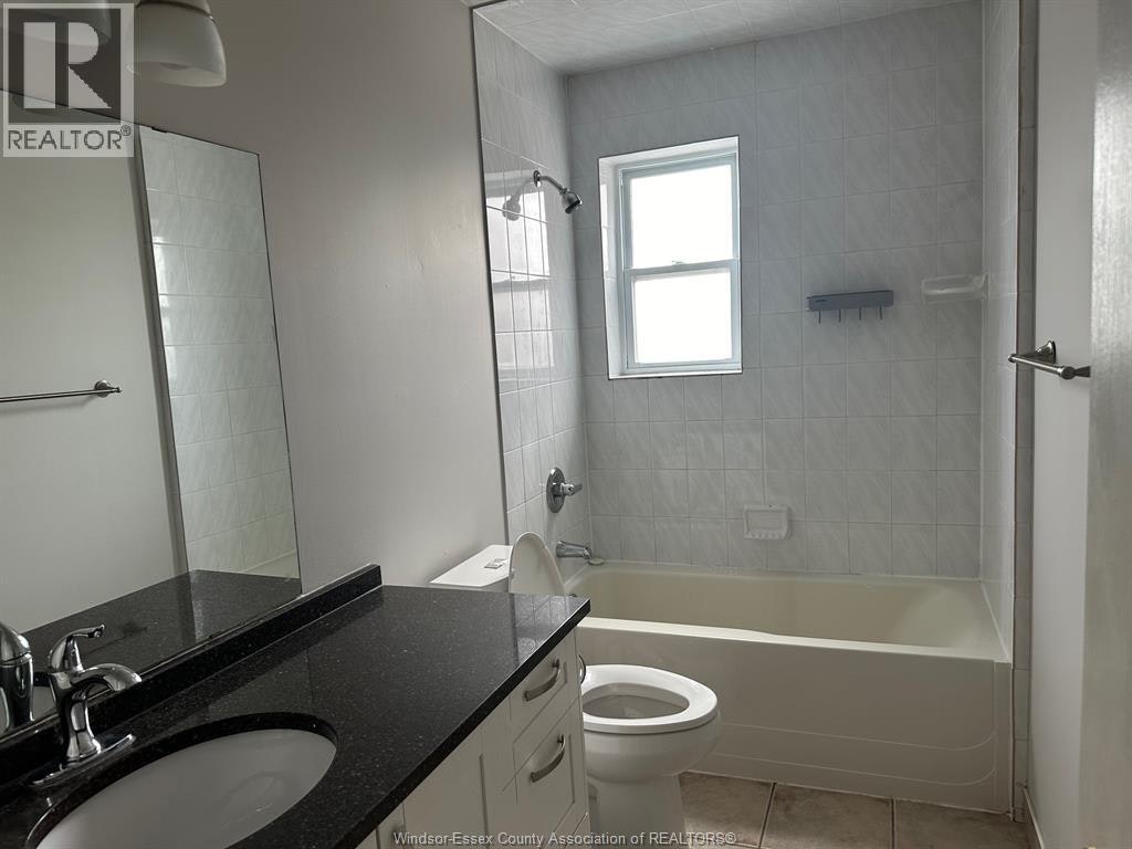 3-809 Erie Street East, Windsor, ON, N9A 3Y5 - 4