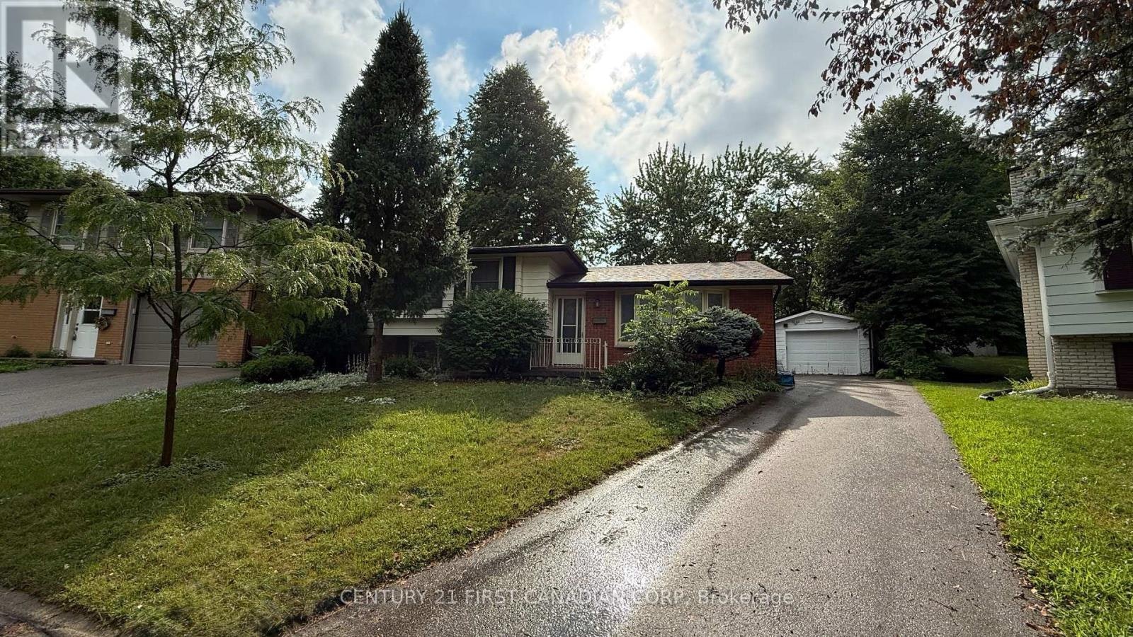 80 Rollscourt Place, London, ON, N6G 1M2