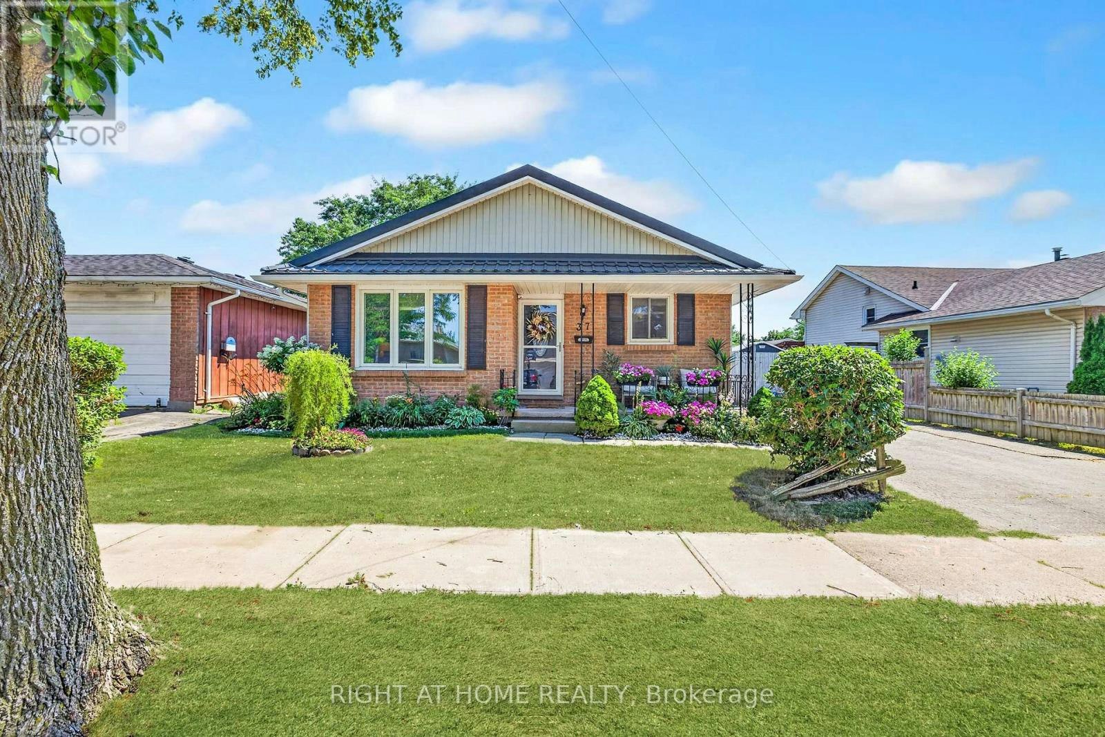 37 Renny Crescent, London, ON, N6E 2C4