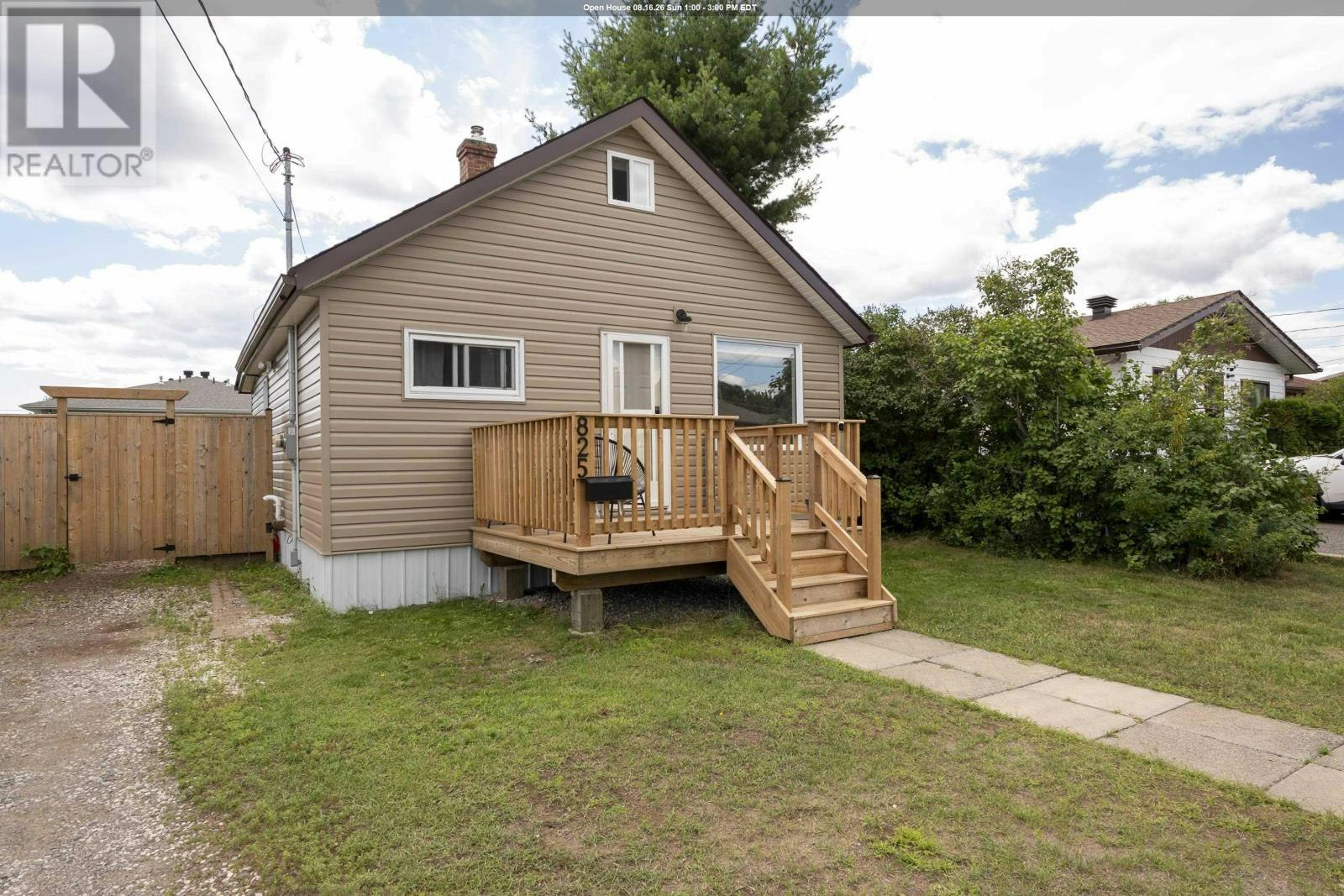 825 Newport Avenue, Thunder Bay, ON, P7A 6J8