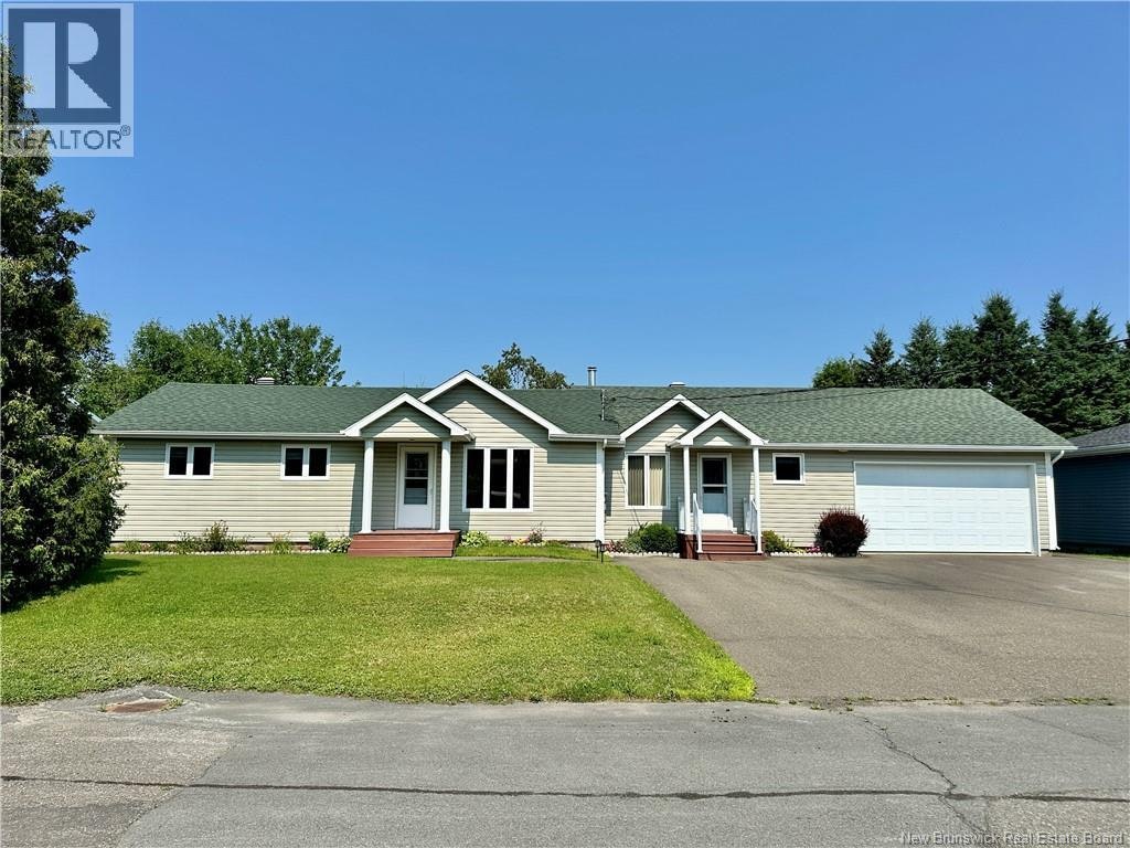 12 Léonard Street, Edmundston, NB, E7B 1K7