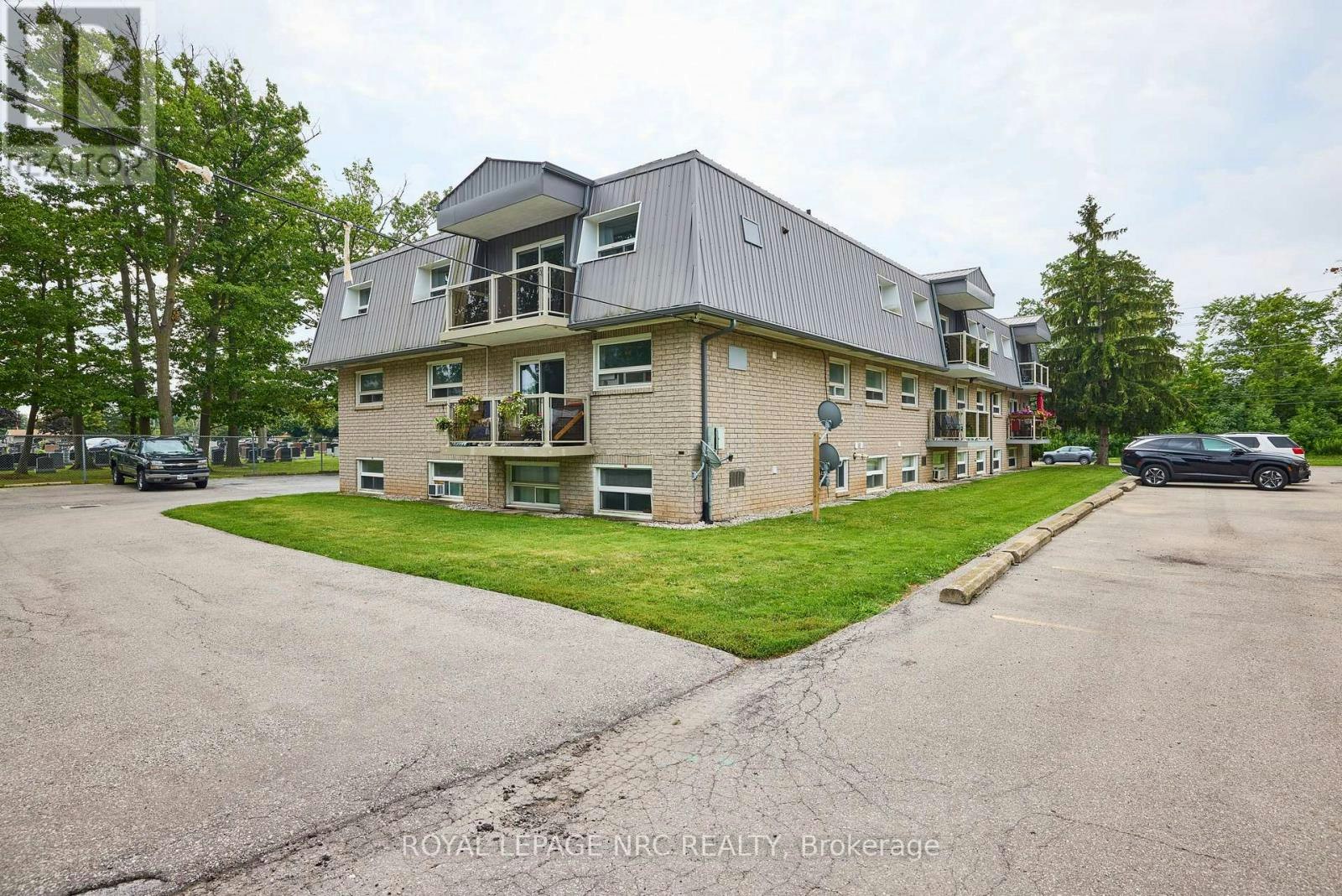 15-90 Woodlawn Road, Welland, ON, L3C 3J5 - 2