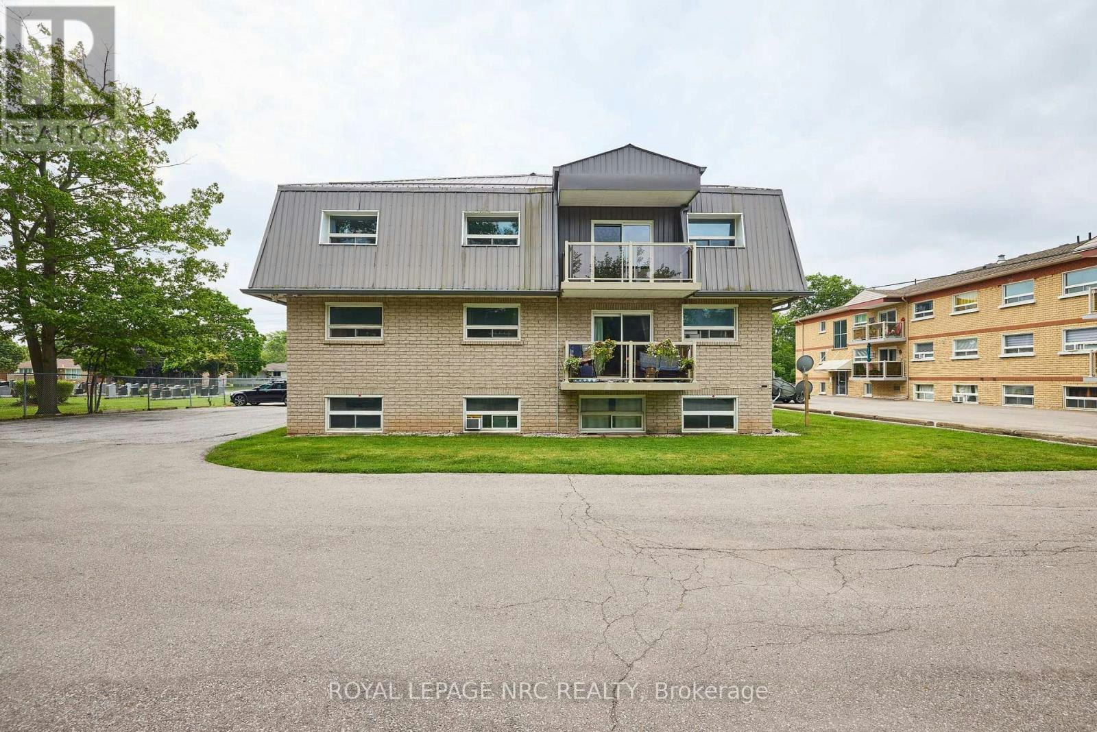15-90 Woodlawn Road, Welland, ON, L3C 3J5 - 3