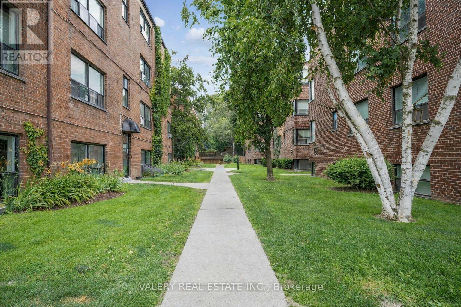 C1-3015 Queen Street E, Toronto, ON - 9