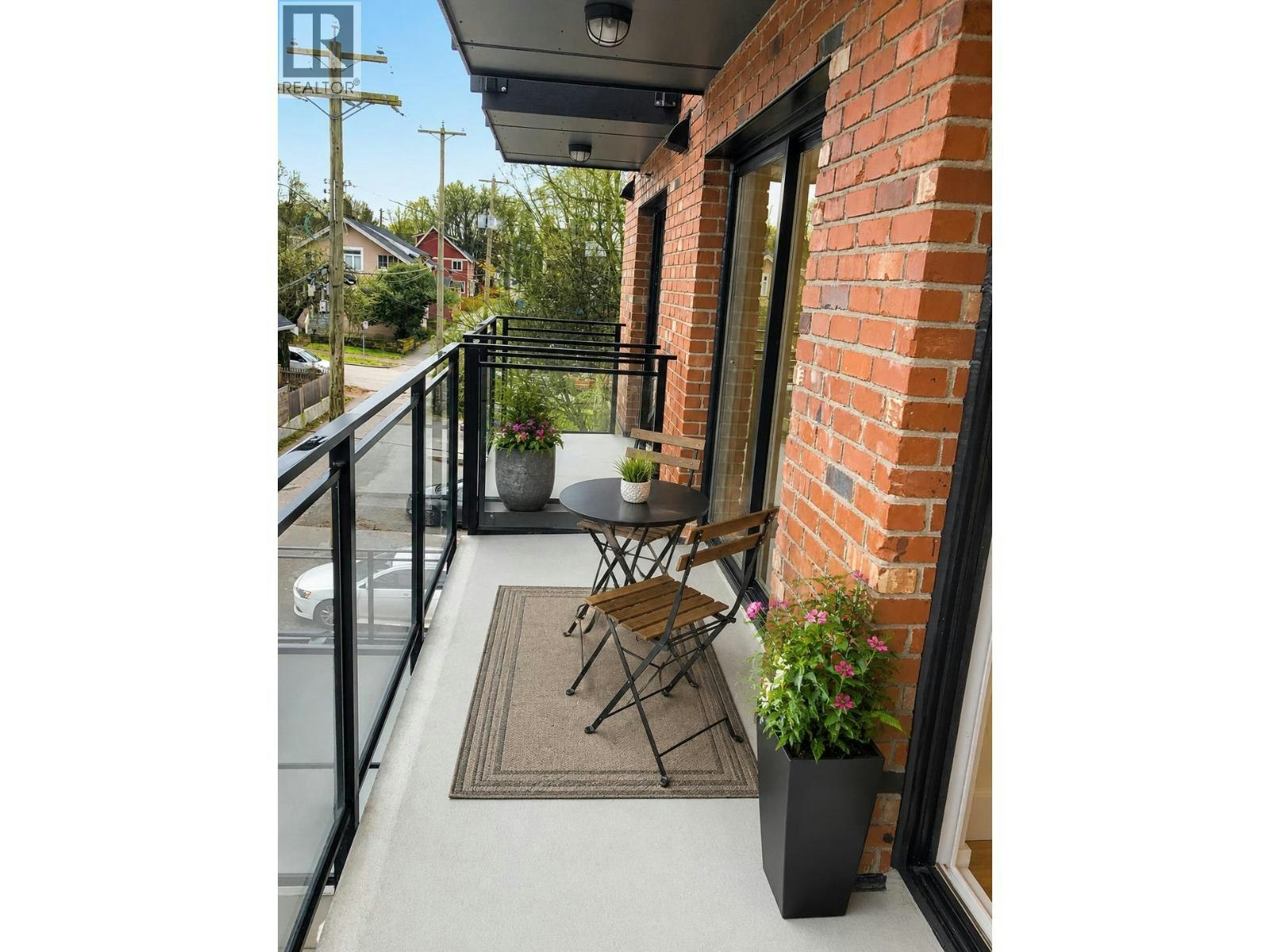928 Commercial Drive, Vancouver, BC, V5L 3W7 - 9