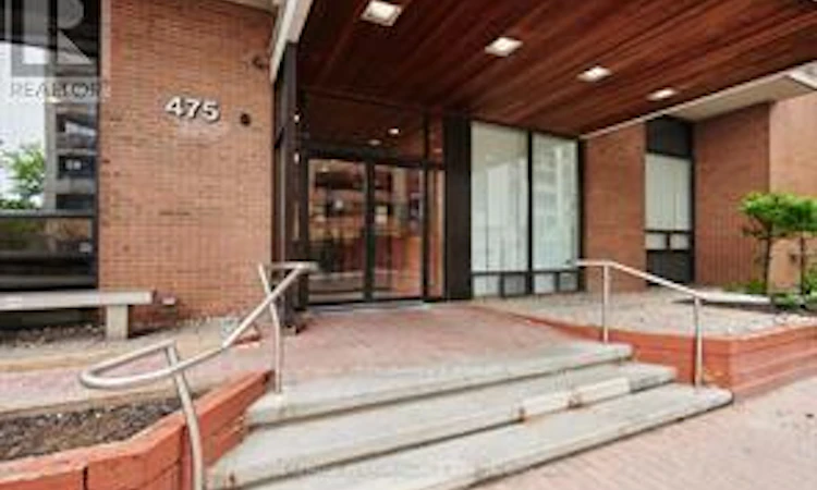 1107-475 Laurier Avenue W