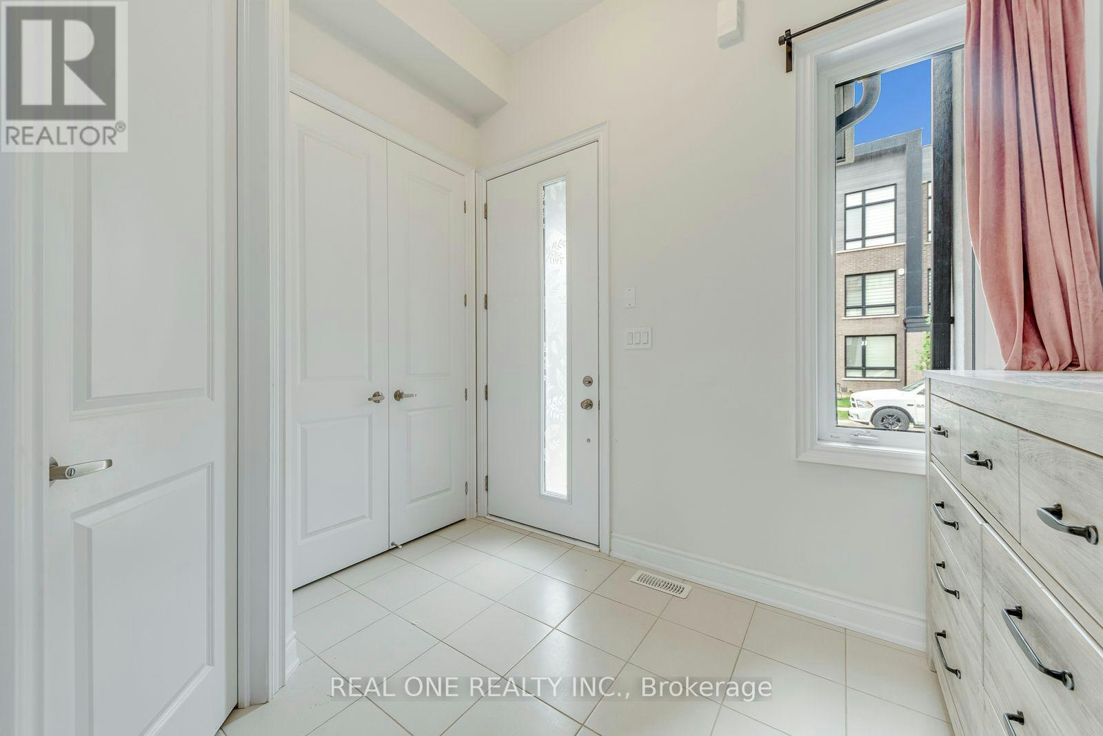 3069 Perkins Way, Oakville, ON, L6H 7Z4 - 3