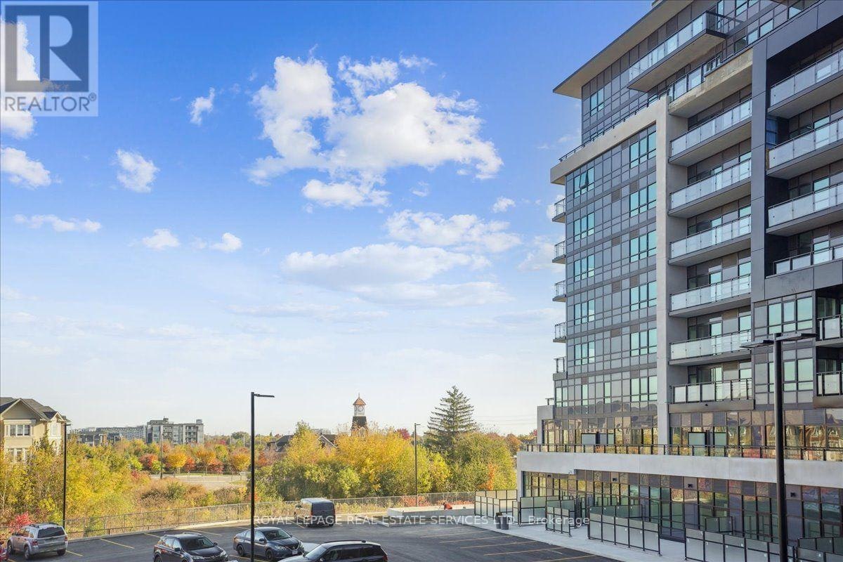 239-395 Dundas Street W, Oakville, ON, L6M 4M2