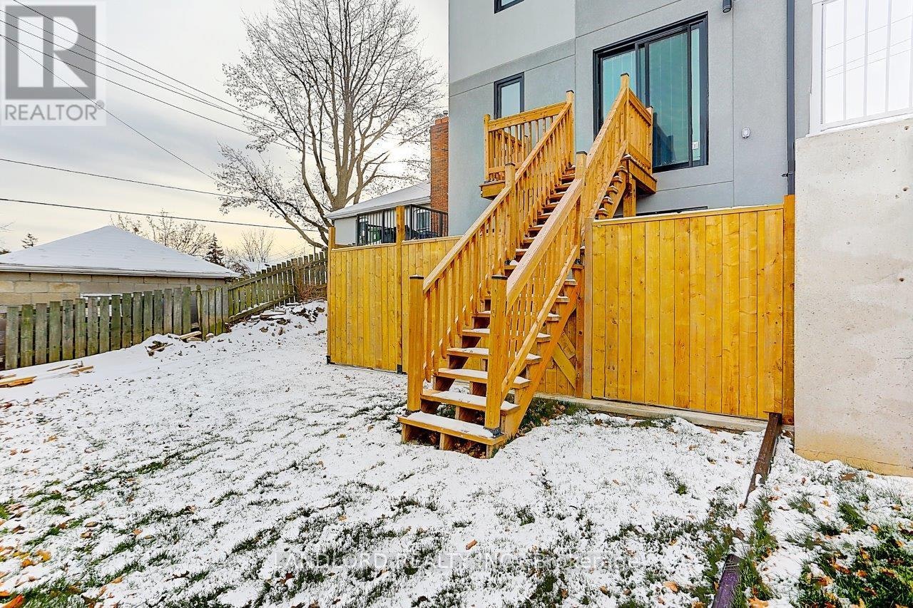 LOWER-2071 Keele Street, Toronto, ON, M6M 3Y8 - 6