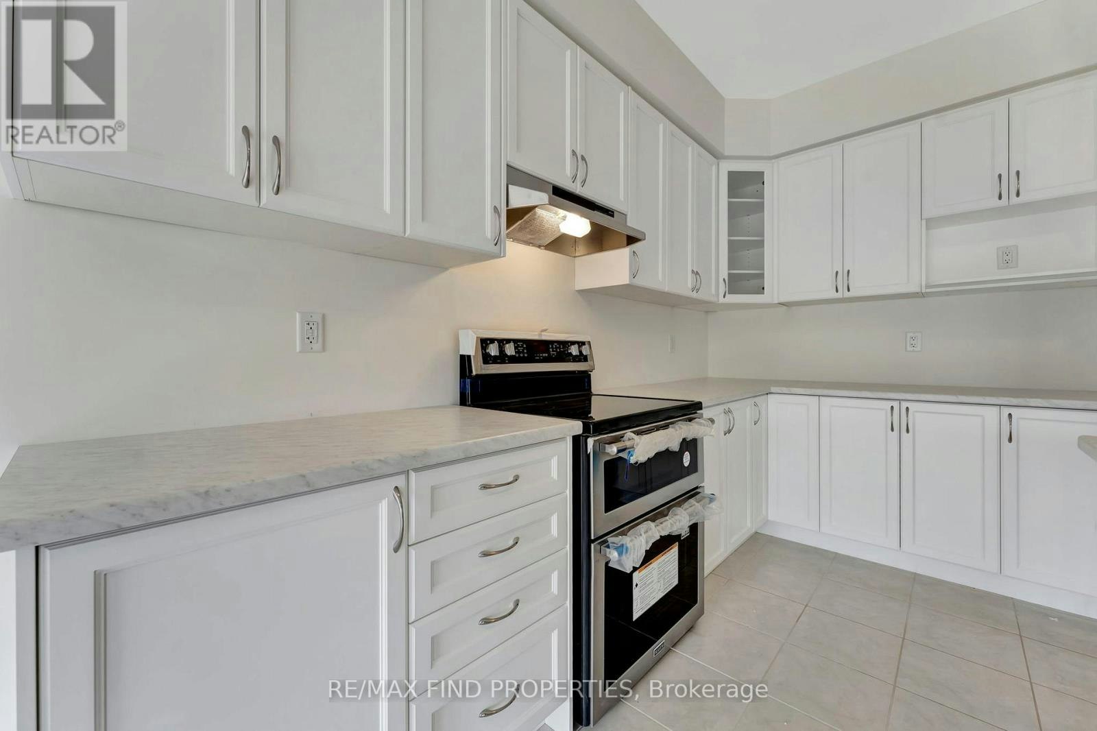 21 Dennis Avenue, Brantford, ON, N3V 0C1 - 11