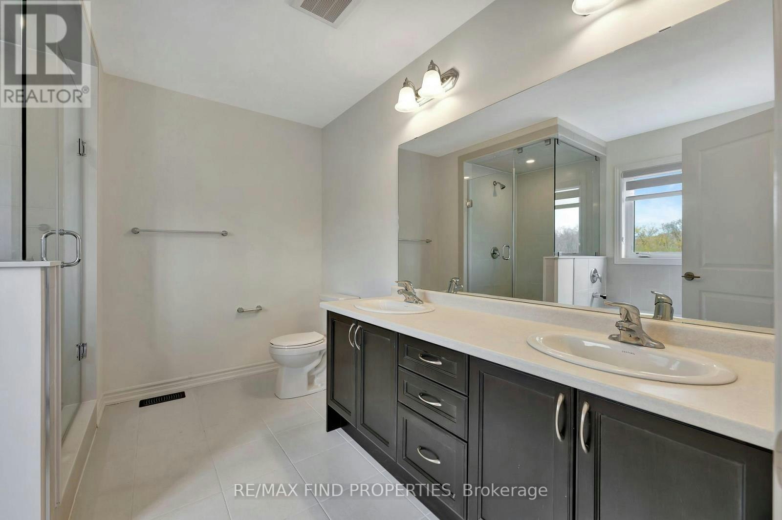 21 Dennis Avenue, Brantford, ON, N3V 0C1 - 22