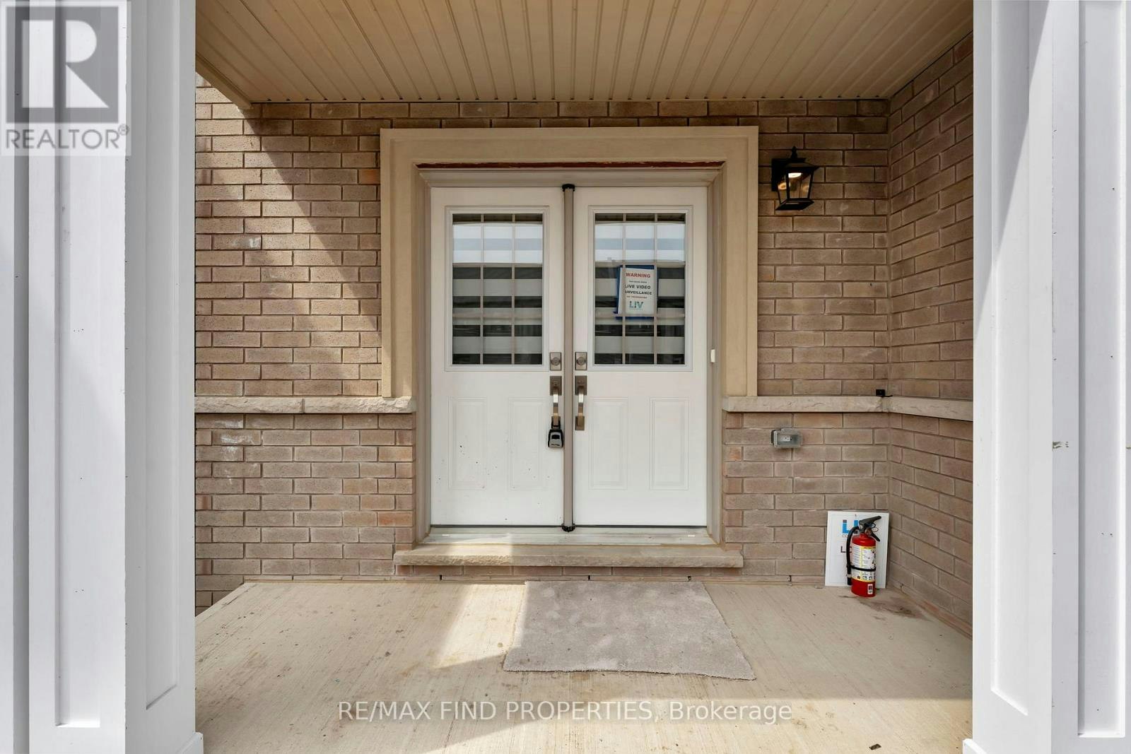 21 Dennis Avenue, Brantford, ON, N3V 0C1 - 2