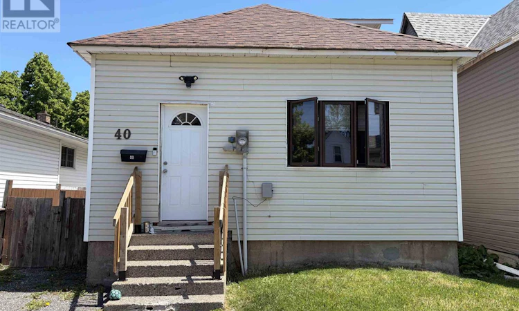 40 Algoma Avenue