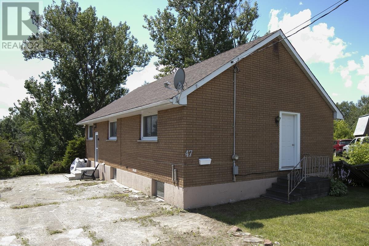 47 Fairview Avenue, Sault Ste. Marie, ON, P6C 3B3