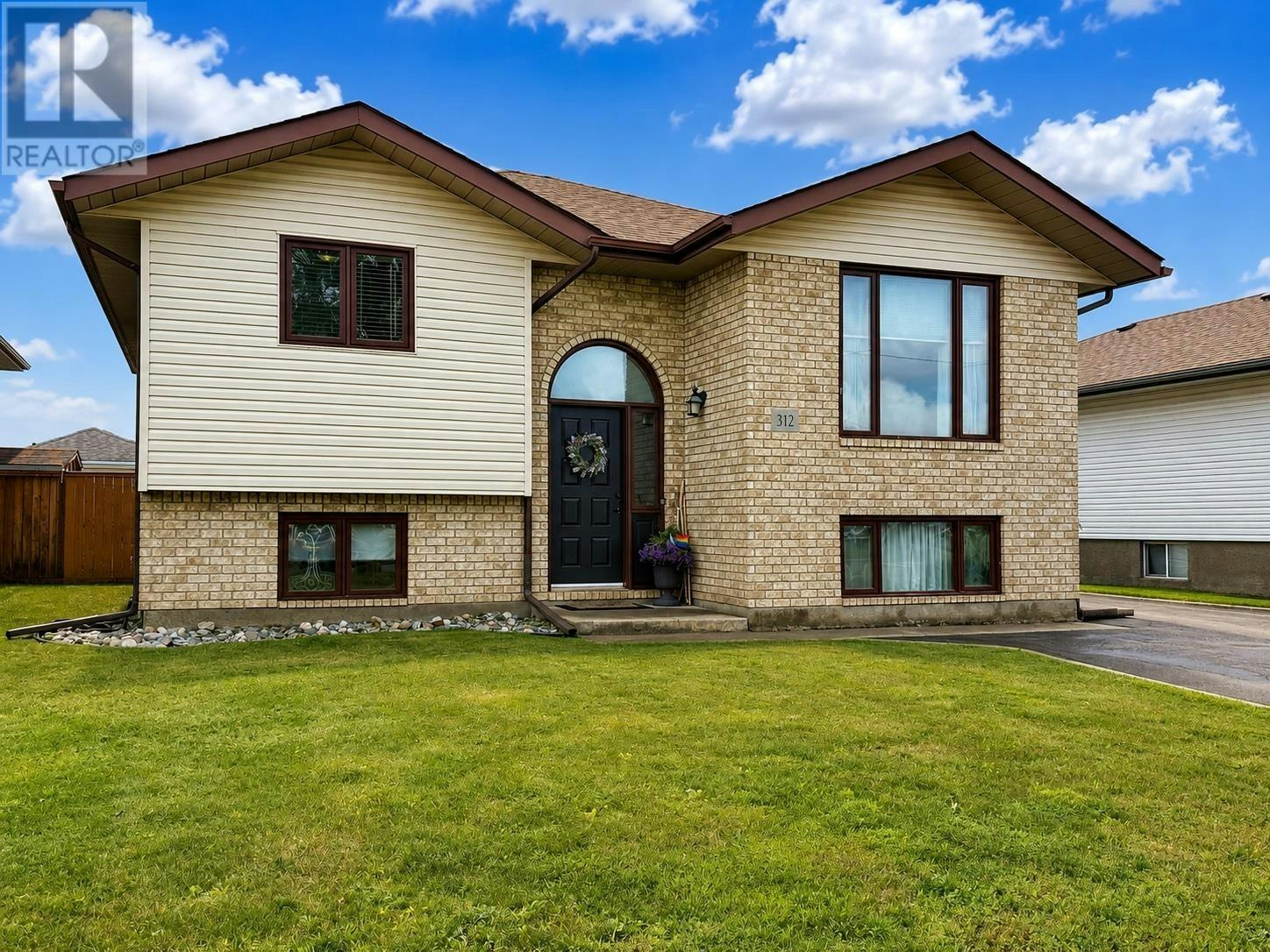 312 Caribou Crescent, Thunder Bay, ON, P7C 5Z6