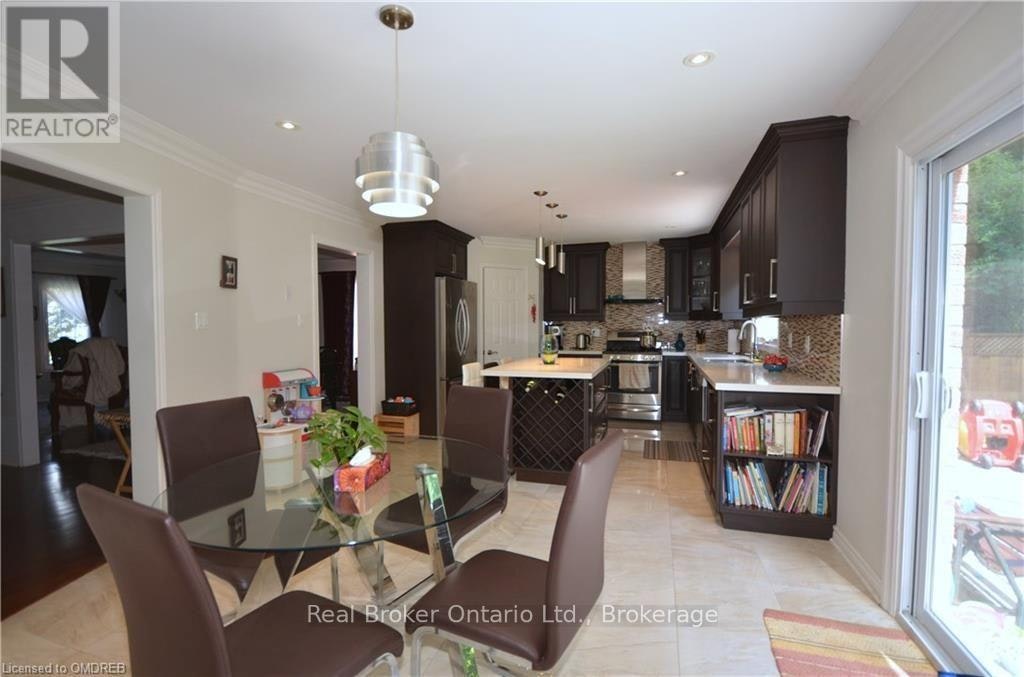 1609 Pilgrims Way, Oakville, ON, L6M 2H2 - 4