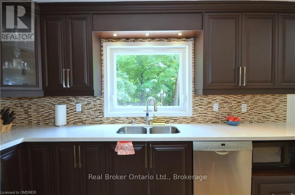 1609 Pilgrims Way, Oakville, ON, L6M 2H2 - 8