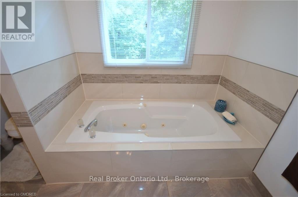 1609 Pilgrims Way, Oakville, ON, L6M 2H2 - 19