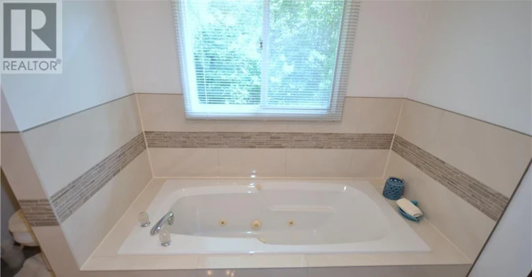 1609 Pilgrims Way, Oakville, ON, L6M 2H2 - 19