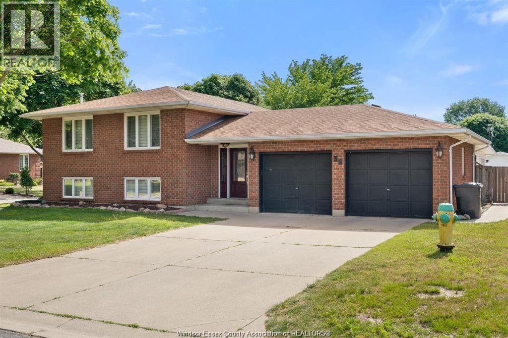 36 Cherrywood, Leamington, ON, N8H 4Z9
