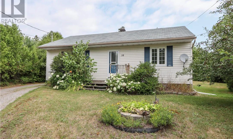 38 Gill Avenue