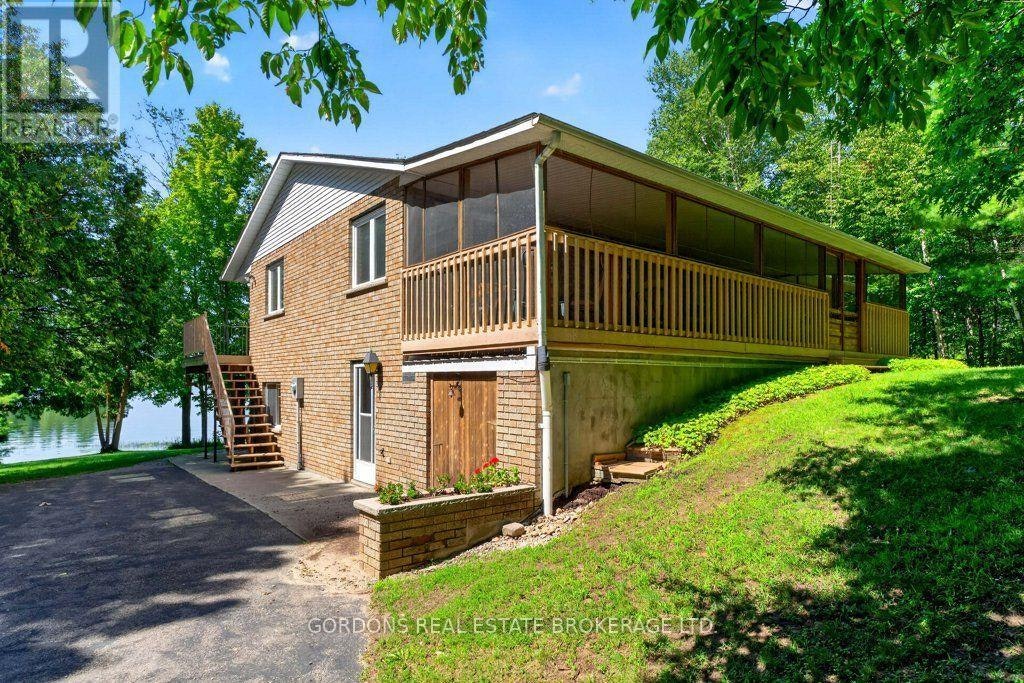 2950 R29, Rideau Lakes, ON, K0G 1V0