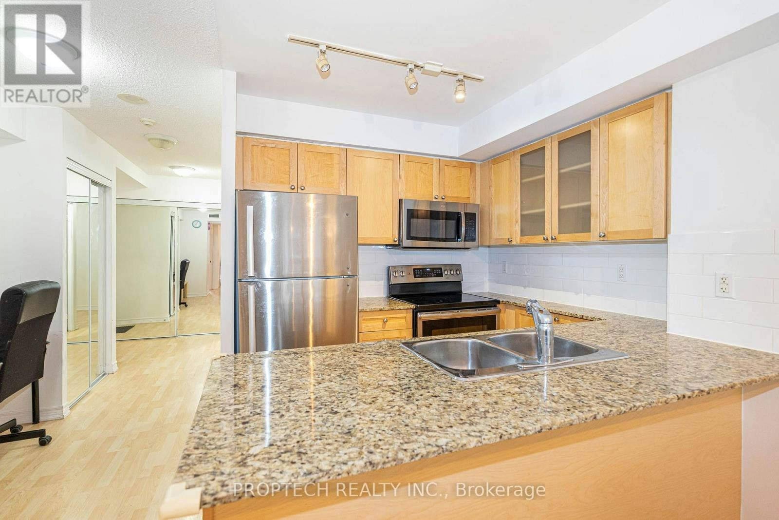 411-761 Bay Street, Toronto, ON, M5G 2R2 - 9