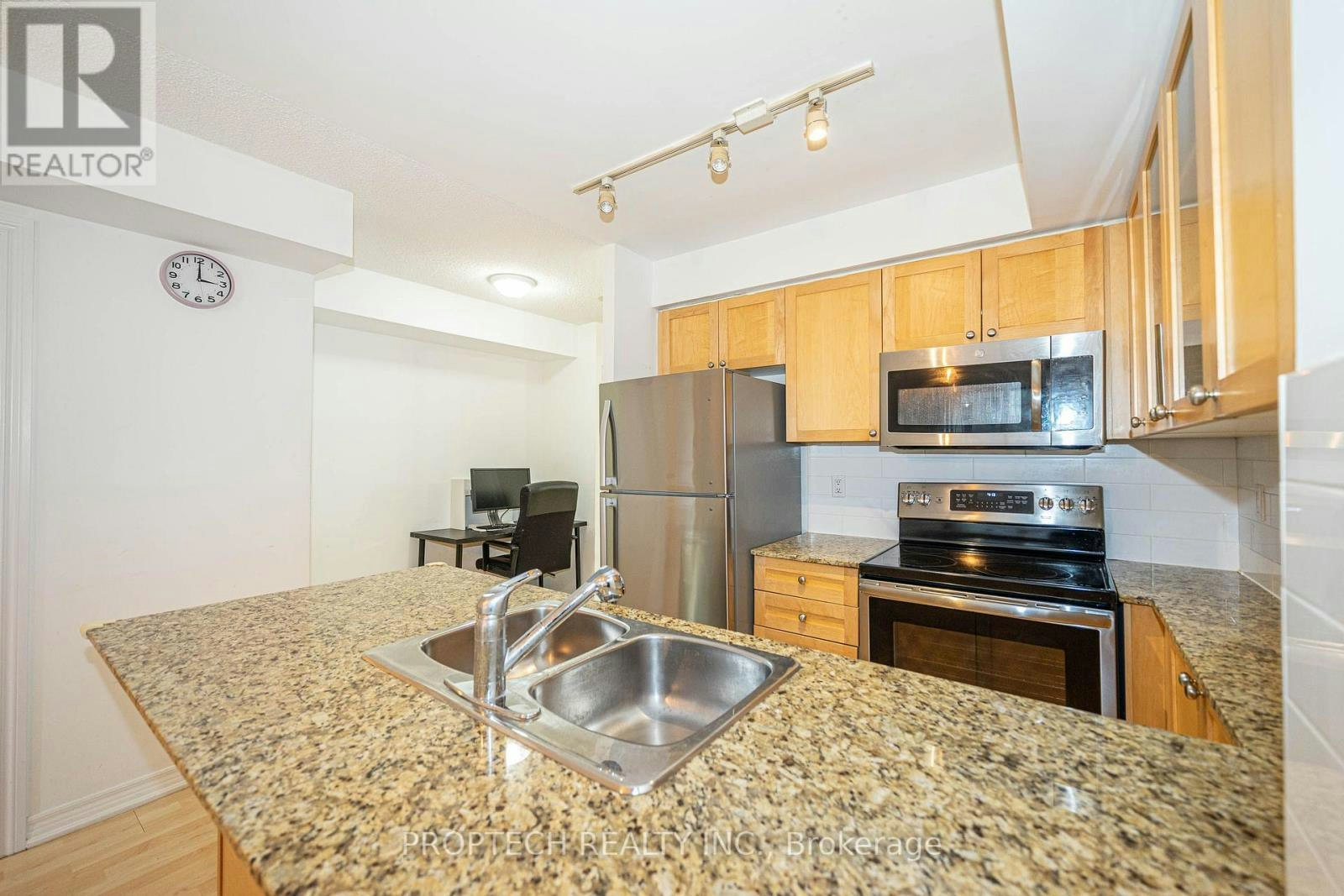 411-761 Bay Street, Toronto, ON, M5G 2R2 - 10