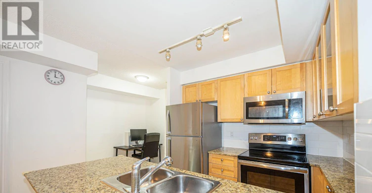 411-761 Bay Street, Toronto, ON, M5G 2R2 - 10