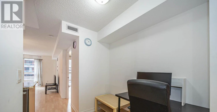 411-761 Bay Street, Toronto, ON, M5G 2R2 - 6