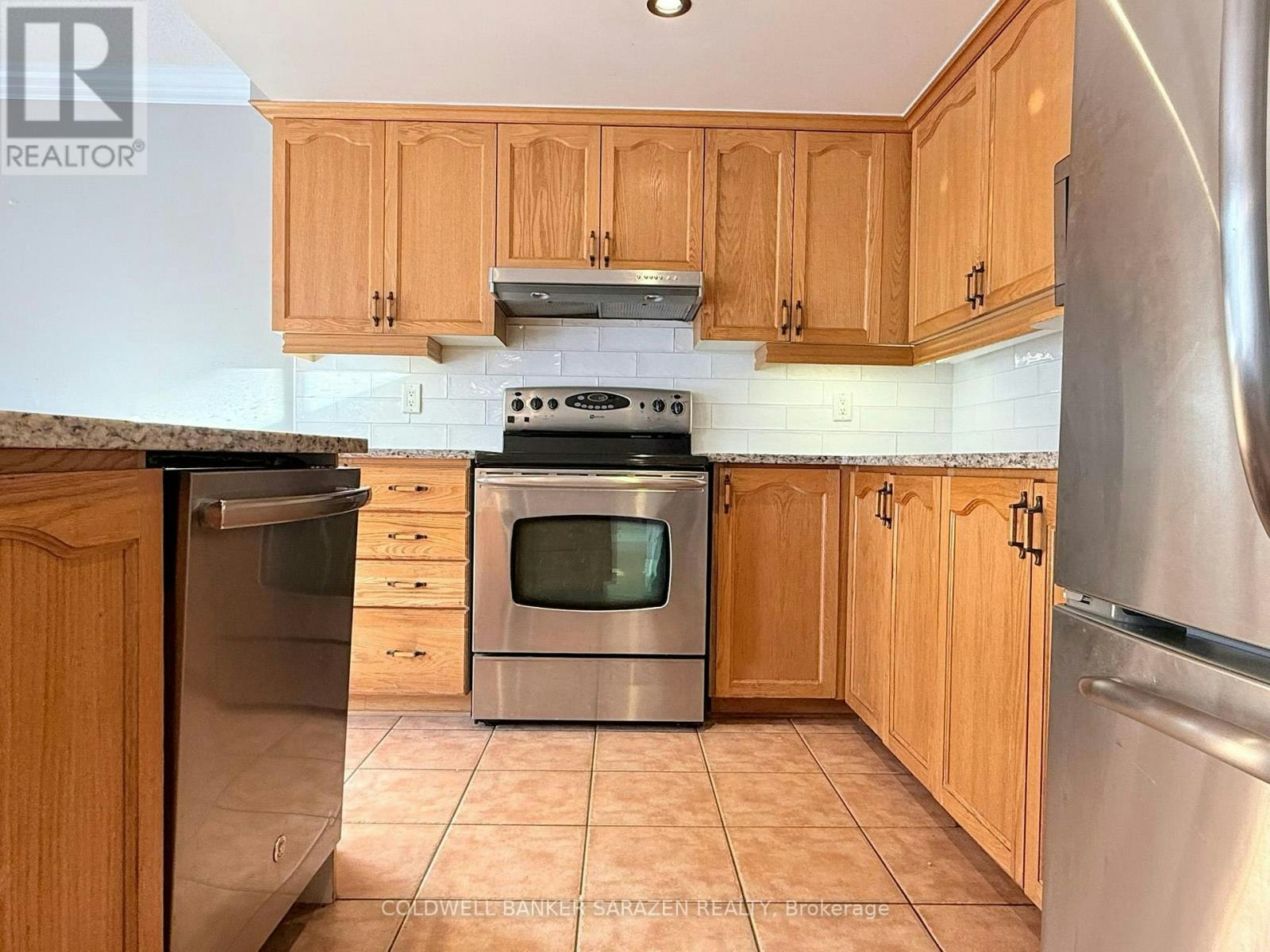 20 Whithorn Avenue, Ottawa, ON, K2K 3B2 - 12