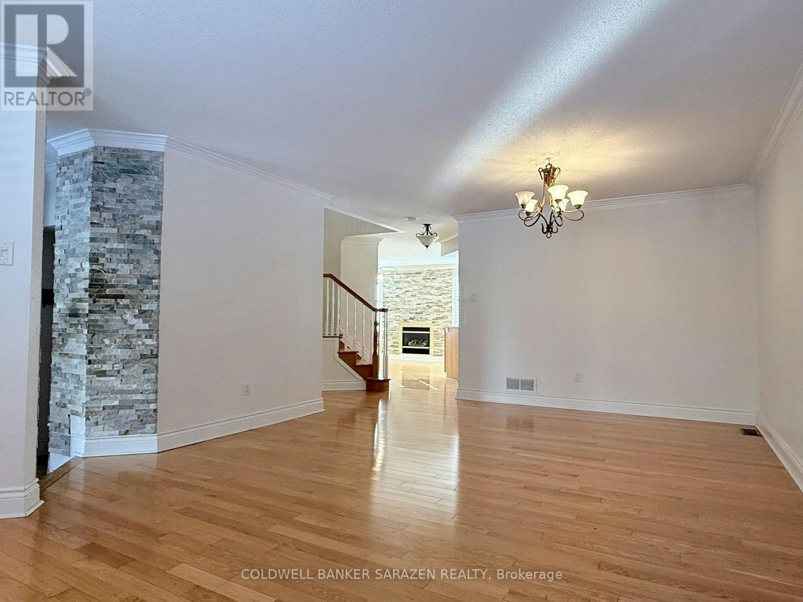 20 Whithorn Avenue, Ottawa, ON, K2K 3B2 - 5