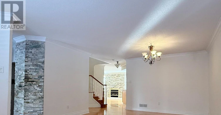 20 Whithorn Avenue, Ottawa, ON, K2K 3B2 - 5