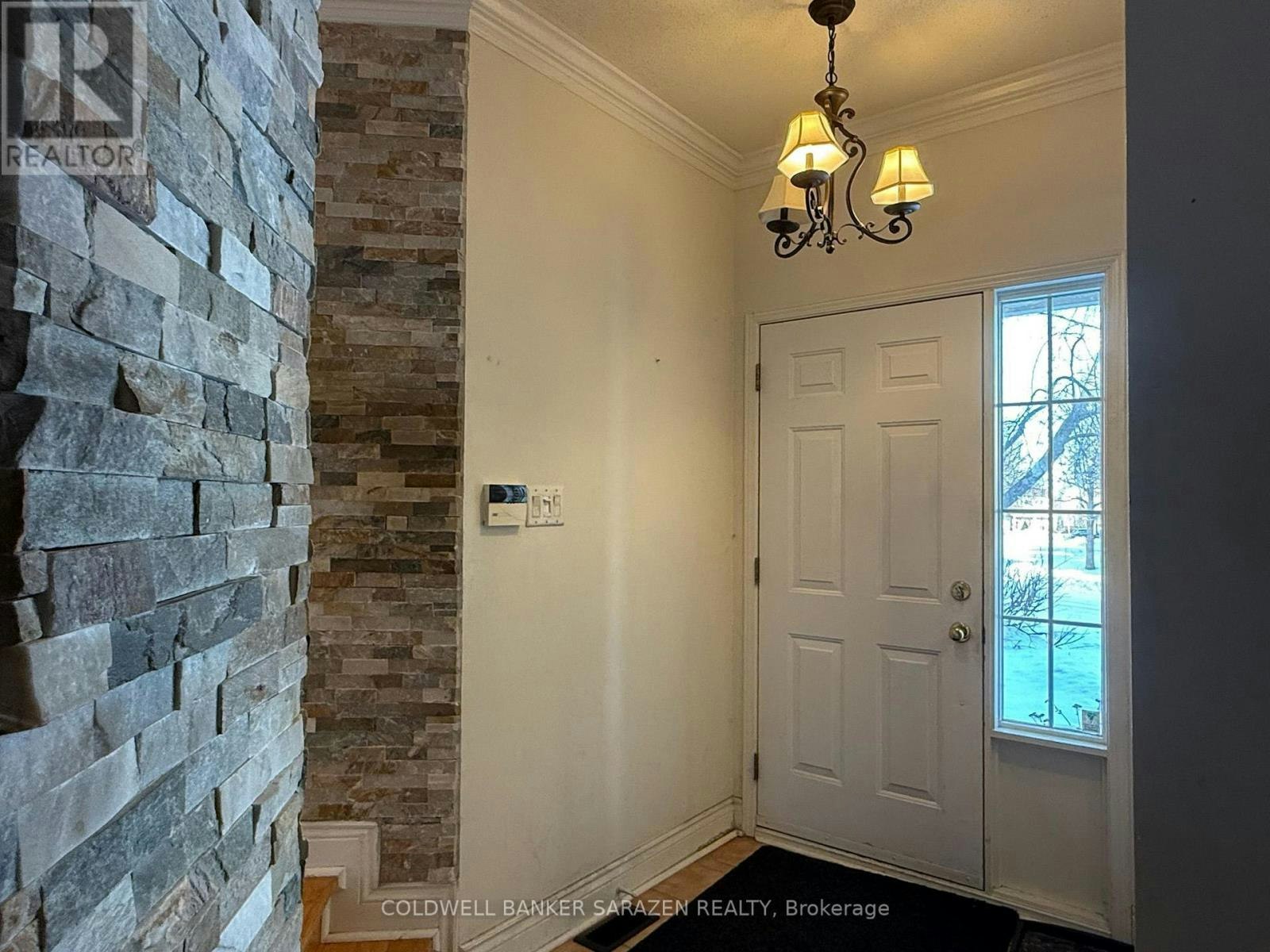 20 Whithorn Avenue, Ottawa, ON, K2K 3B2 - 2