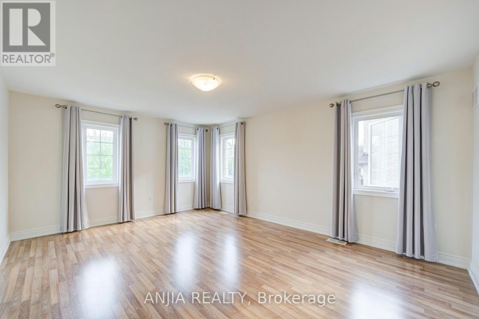 2 Conchita Street, Georgina, ON, L4P 0H4 - 32