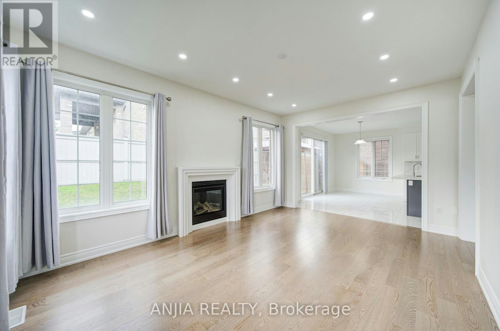 2 Conchita Street, Georgina, ON, L4P 0H4 - 10