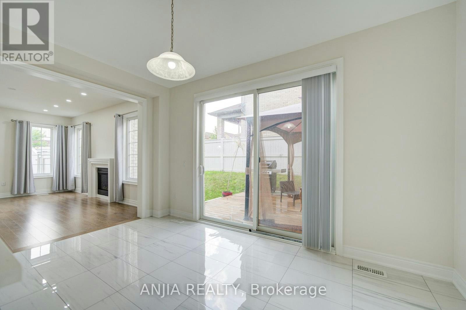 2 Conchita Street, Georgina, ON, L4P 0H4 - 23