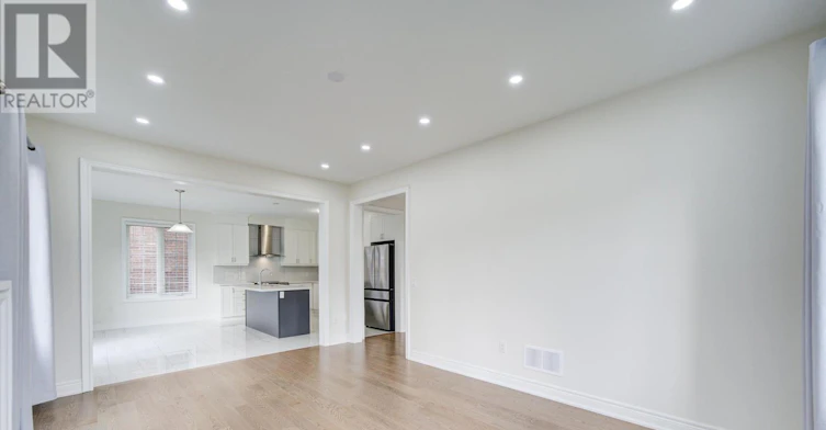 2 Conchita Street, Georgina, ON, L4P 0H4 - 14