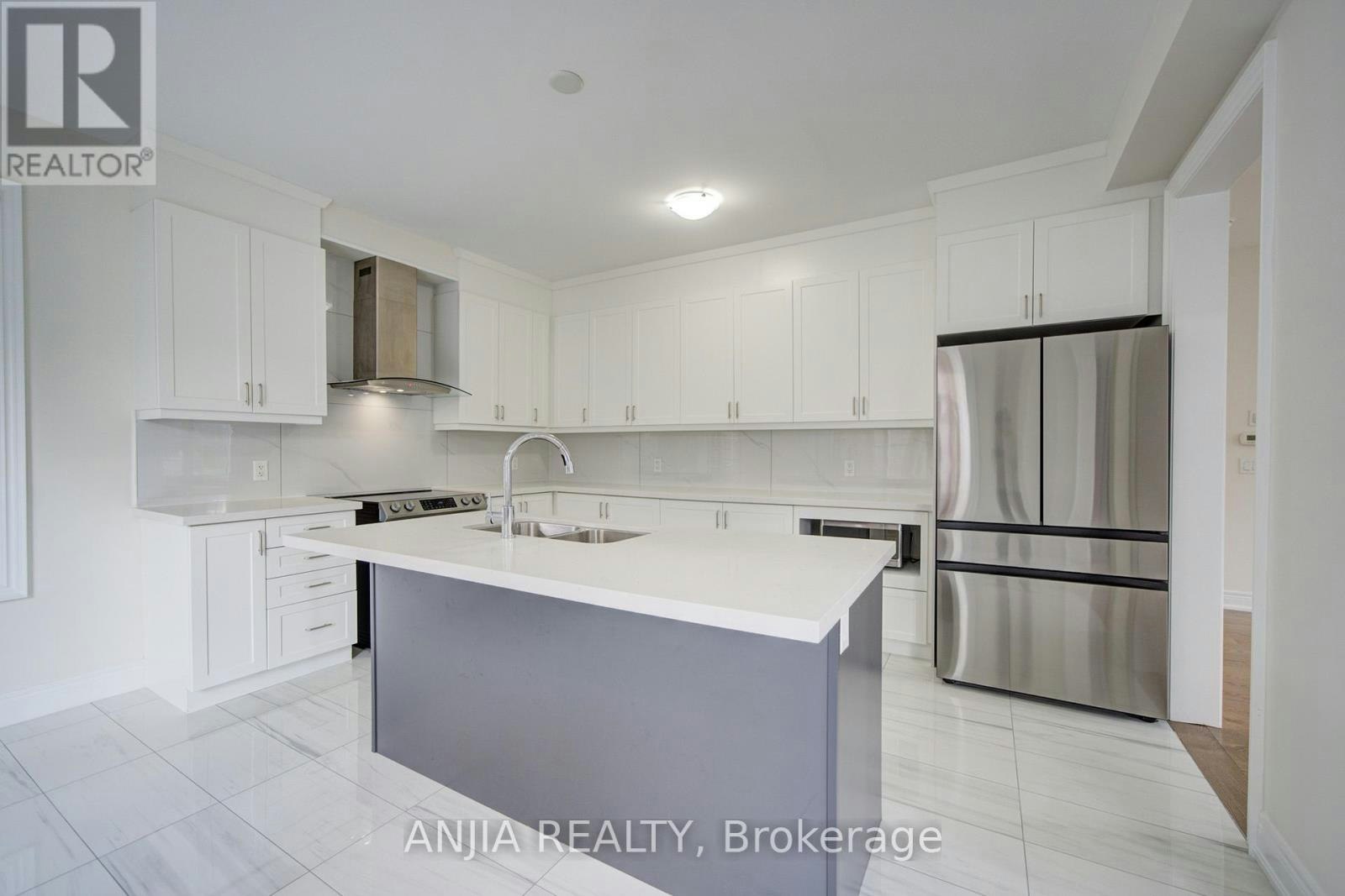 2 Conchita Street, Georgina, ON, L4P 0H4 - 15