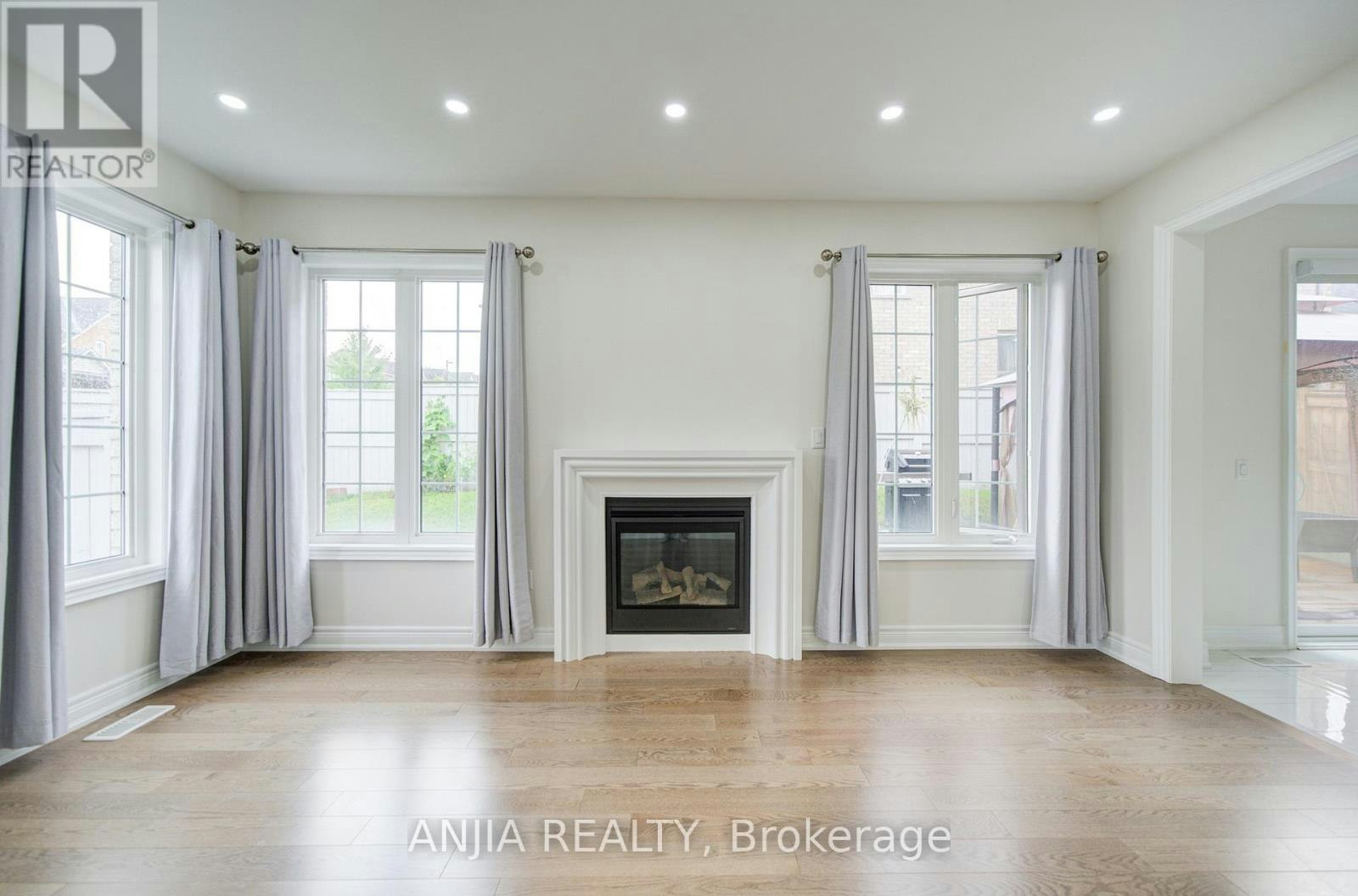 2 Conchita Street, Georgina, ON, L4P 0H4 - 12