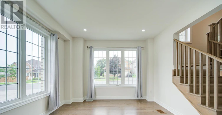 2 Conchita Street, Georgina, ON, L4P 0H4 - 9