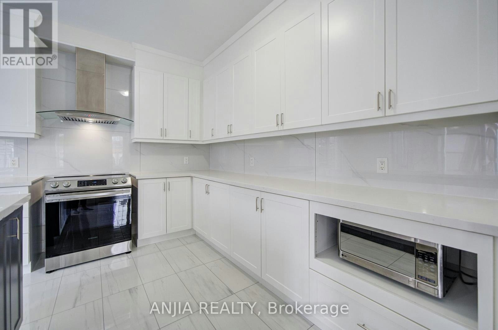 2 Conchita Street, Georgina, ON, L4P 0H4 - 18