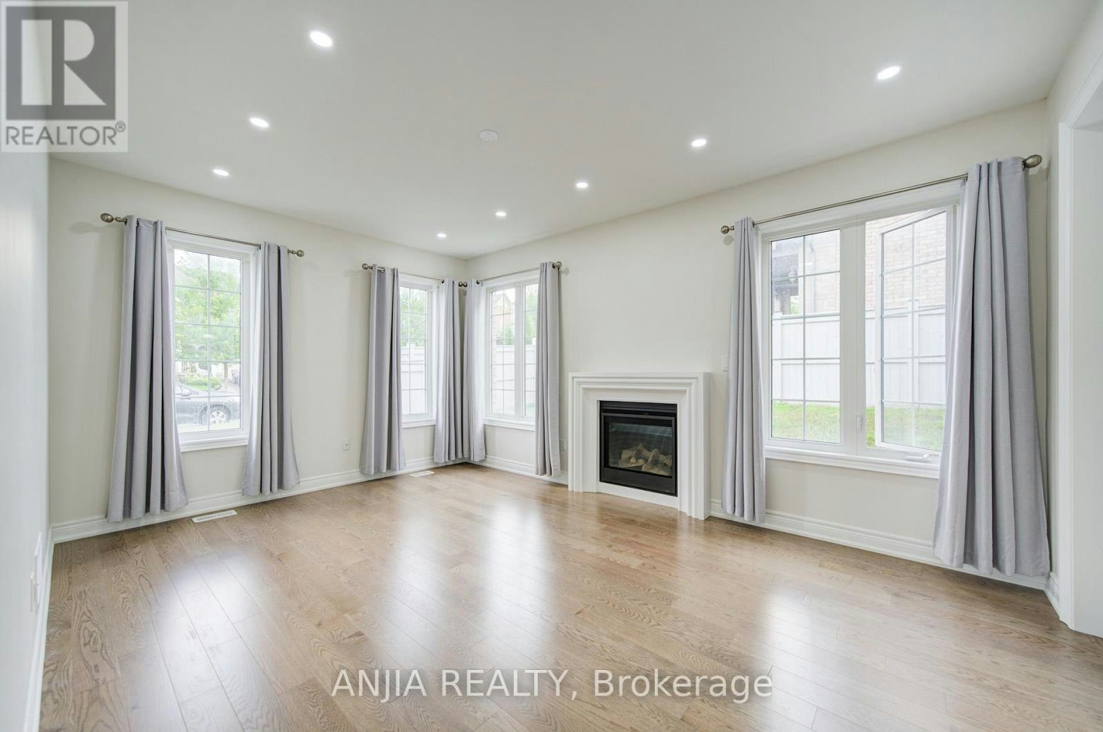 2 Conchita Street, Georgina, ON, L4P 0H4 - 11